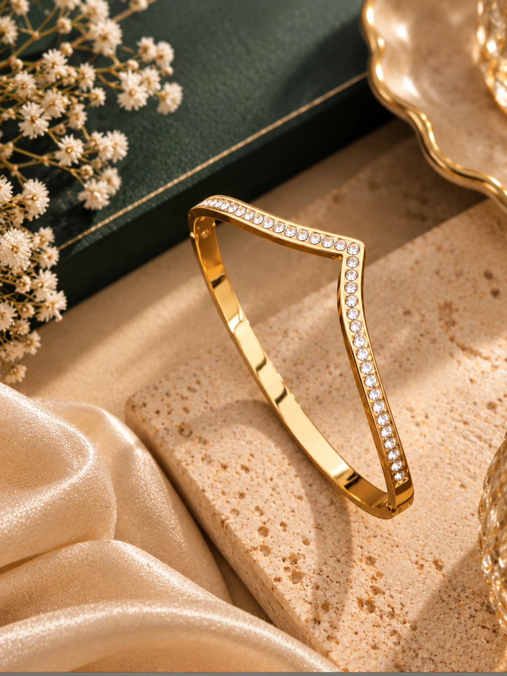 Crystal Edge Gold Bracelet – 2.6 & 2.8